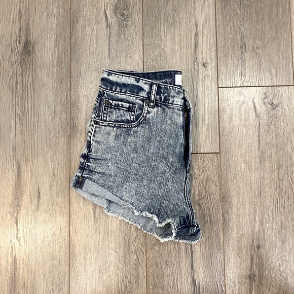 Garage Jean shorts - Picture 2 of 3